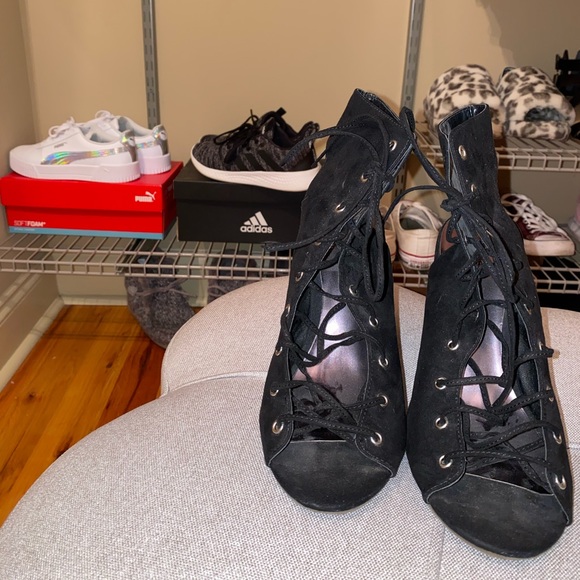 CARLOS SANTANA LACE UP HEEL - Picture 3 of 3